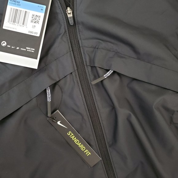 Nike Essential Women's Packable Running Rain Jacket - Picture 6 of 8